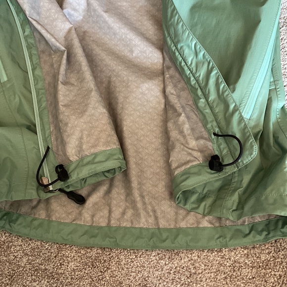 Patagonia rain jacket - Picture 5 of 7